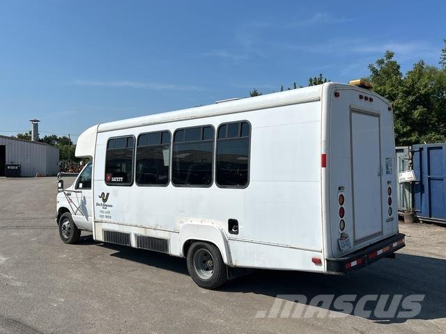 Ford E-450 Mikroautobusai
