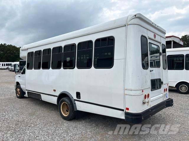 Ford E-450 Mikroautobusai