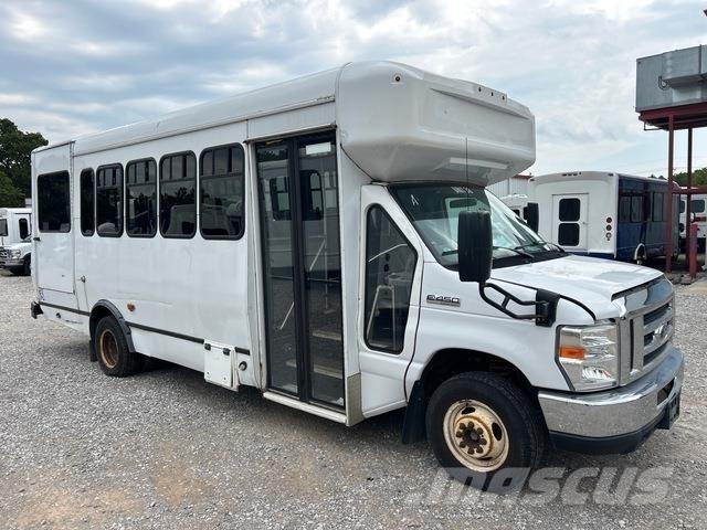 Ford E-450 Mikroautobusai