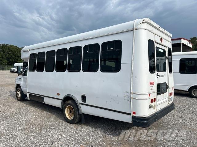 Ford E-450 Mikroautobusai
