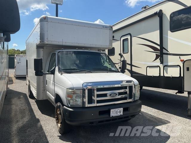 Ford E-450 Sunkvežimiai su dengtu kėbulu