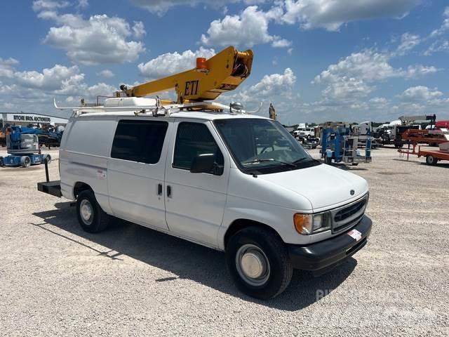 Ford E350 Sunkvežimiai su dengtu kėbulu