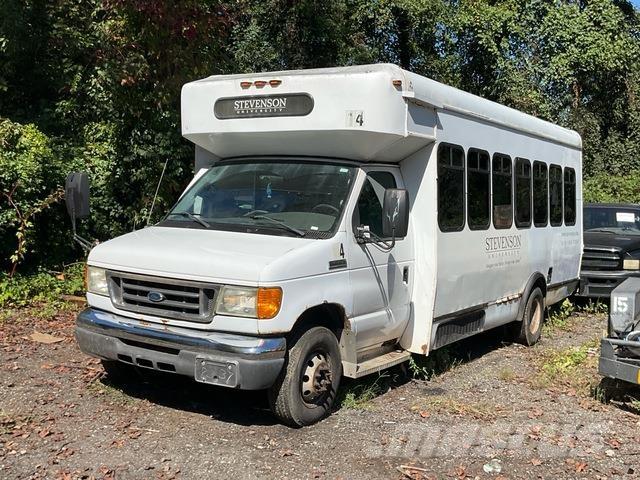 Ford E450 Lengvieji automobiliai