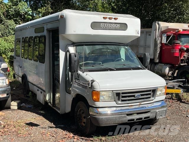 Ford E450 Lengvieji automobiliai