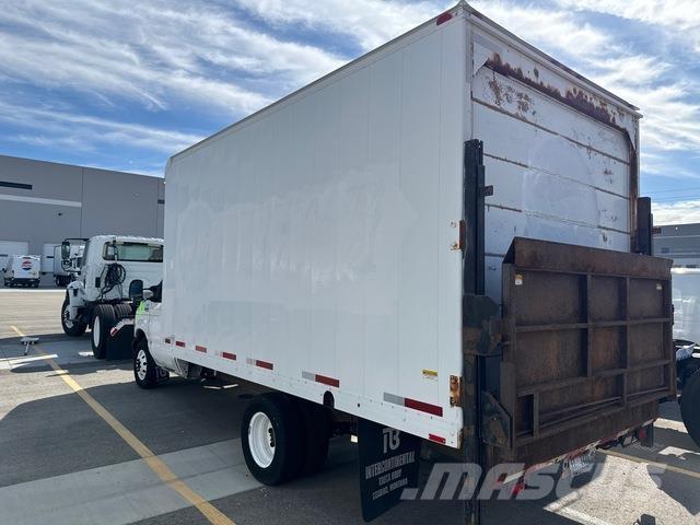 Ford E450 Sunkvežimiai su dengtu kėbulu