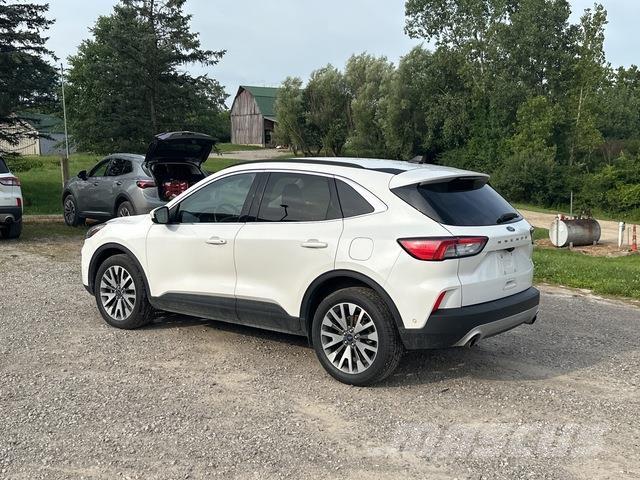 Ford Escape Lengvieji automobiliai