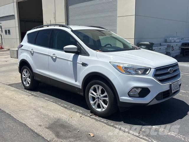 Ford Escape Lengvieji automobiliai