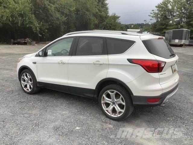 Ford Escape Lengvieji automobiliai
