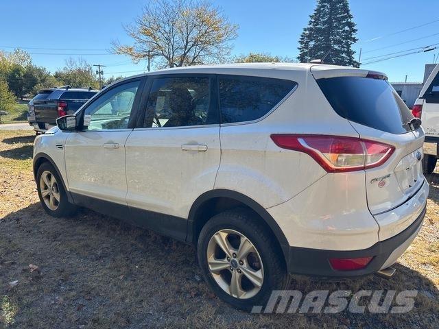 Ford Escape Lengvieji automobiliai