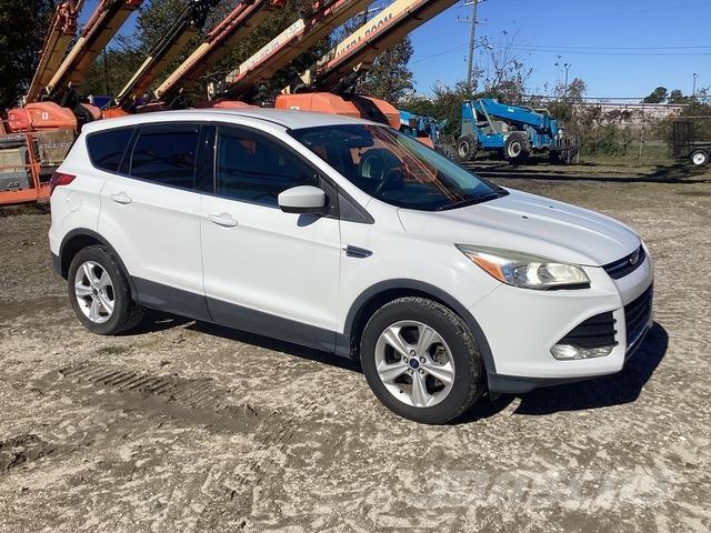 Ford Escape Lengvieji automobiliai