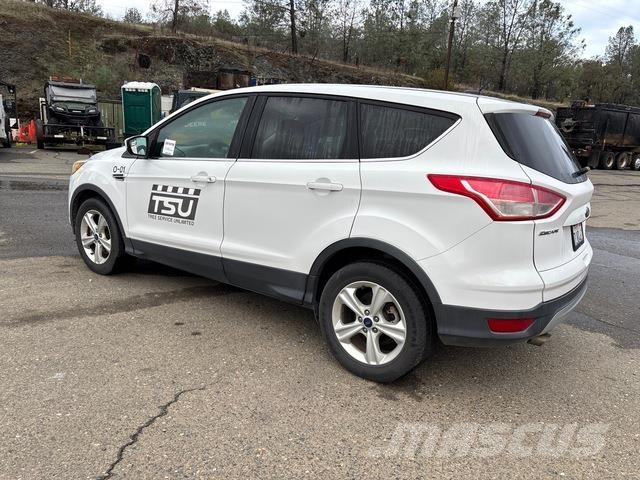 Ford Escape Lengvieji automobiliai
