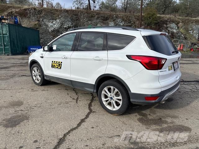 Ford Escape Lengvieji automobiliai