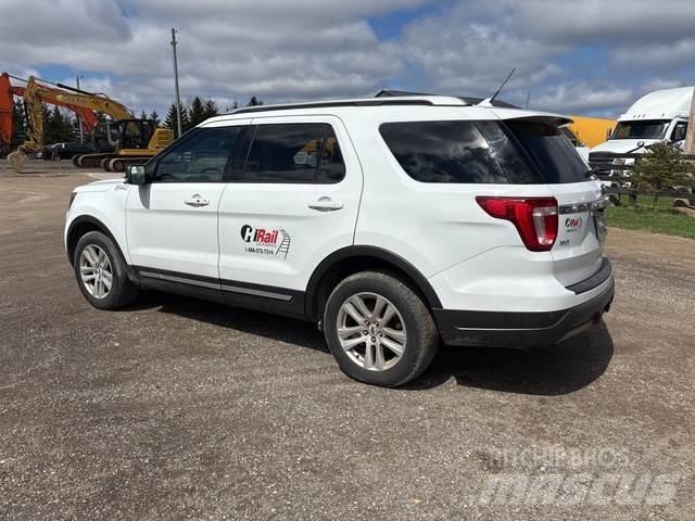 Ford Explorer Lengvieji automobiliai