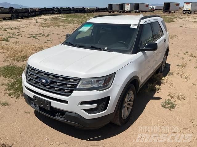 Ford Explorer Lengvieji automobiliai
