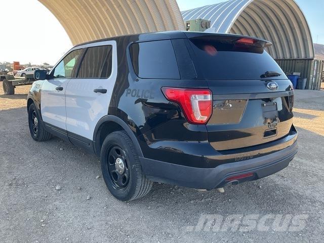 Ford Explorer Lengvieji automobiliai