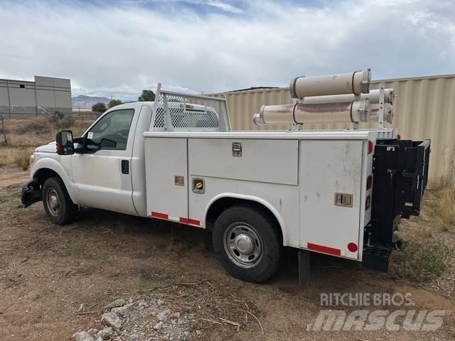 Ford F-250 Pikapai / Bortiniai sunkvežimiai
