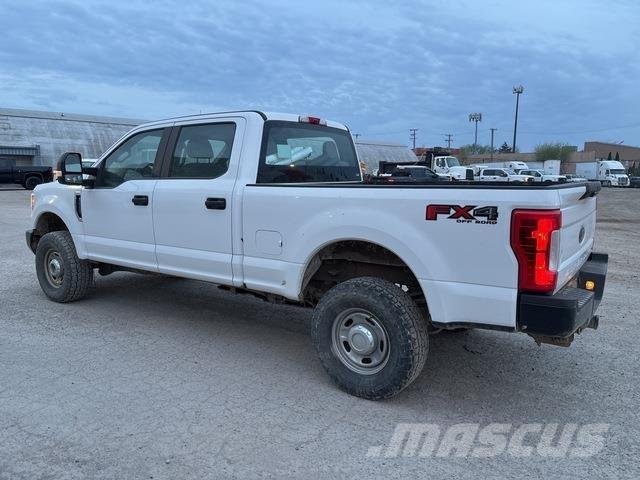 Ford F-250 Pikapai / Bortiniai sunkvežimiai