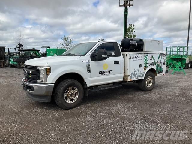 Ford F-250 Statyba - Kita