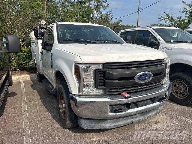 Ford F-250 Visuotinės / bendrosios paskirties automobiliai