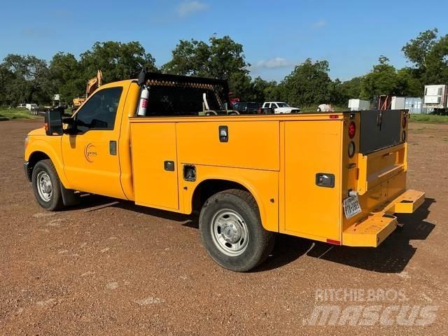 Ford F-250 Pikapai / Bortiniai sunkvežimiai