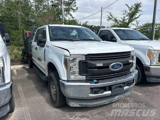 Ford F-250 Platformos/ Pakrovimas iš šono
