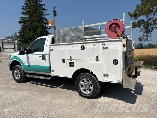 Ford F-250 Pikapai / Bortiniai sunkvežimiai