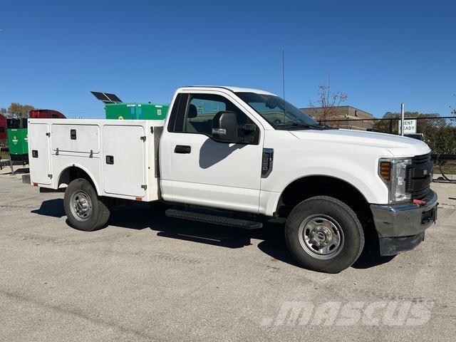 Ford F-250 Pikapai / Bortiniai sunkvežimiai