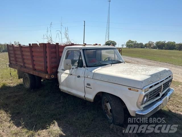 Ford F-350 Savivarčių priekabų vilkikai