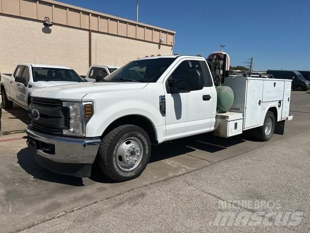 Ford F-350 Pikapai / Bortiniai sunkvežimiai