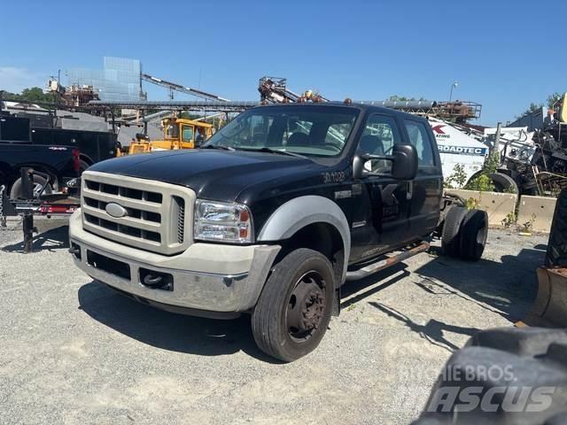 Ford F-450 Kabinos ir salonai