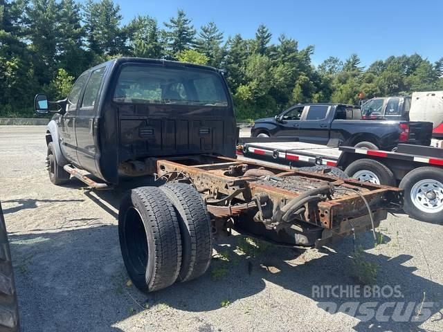 Ford F-450 Kabinos ir salonai