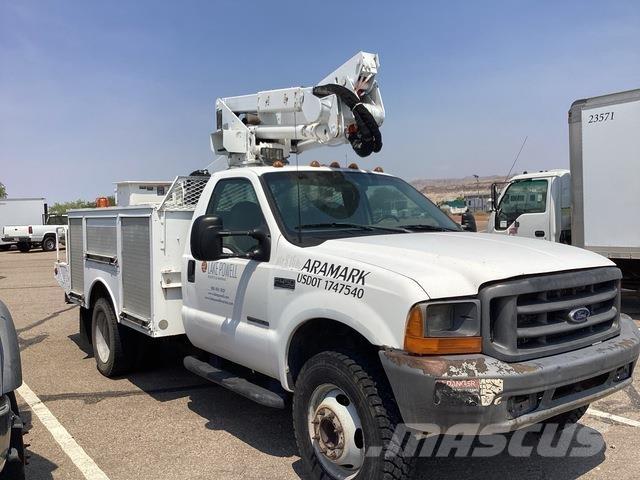 Ford F-450 Ant vilkikų montuojamos kėlimo platformos
