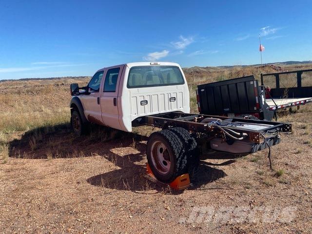 Ford F-450 Kabinos ir salonai