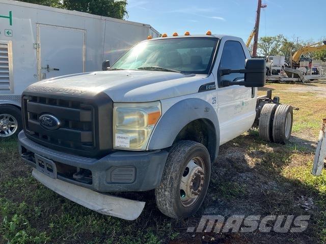 Ford F-450 XL Kabinos ir salonai