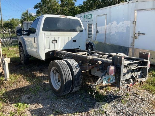 Ford F-450 XL Kabinos ir salonai