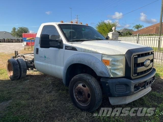 Ford F-450 XL Kabinos ir salonai