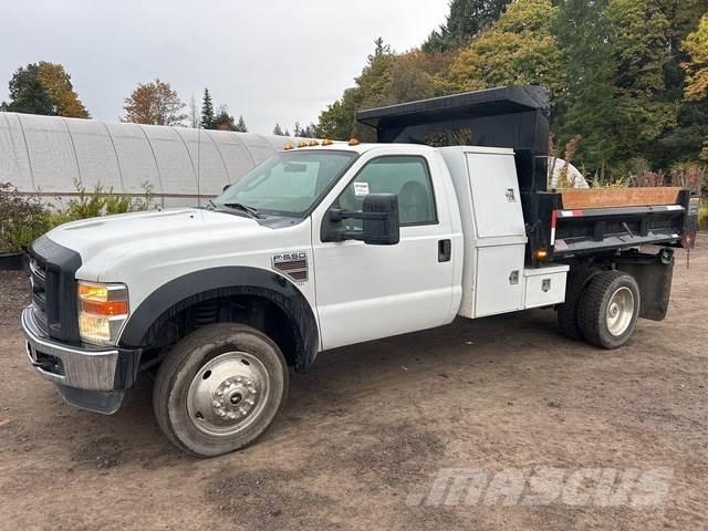 Ford F-550 Savivarčių priekabų vilkikai