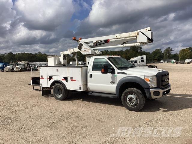 Ford F-550 Ant vilkikų montuojamos kėlimo platformos