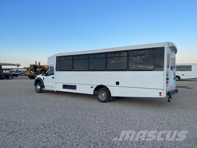 Ford F-550 Lengvieji automobiliai