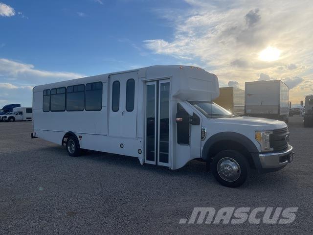 Ford F-550 Lengvieji automobiliai