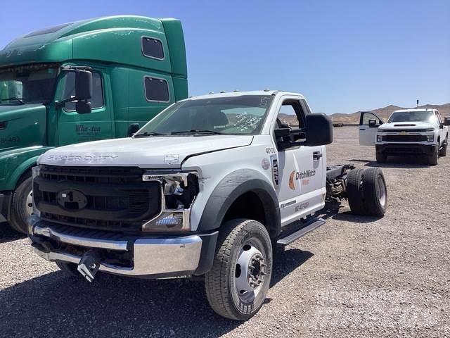 Ford F-550 Kabinos ir salonai