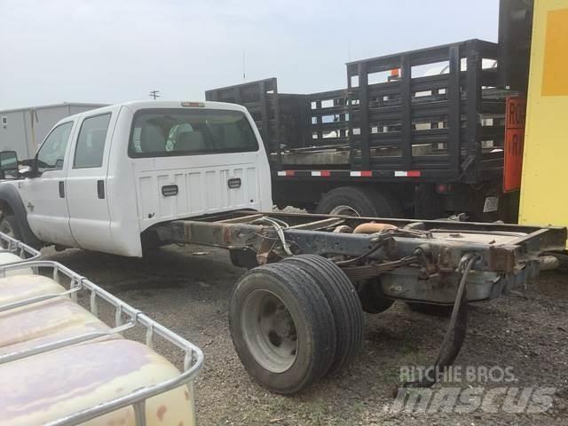 Ford F-550 Kabinos ir salonai