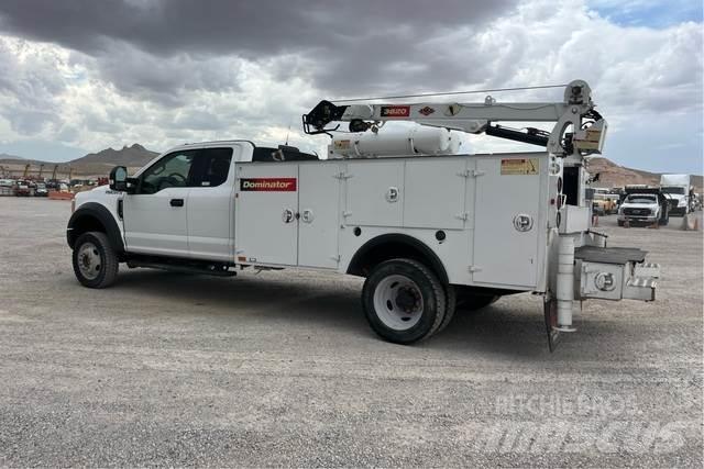 Ford F-550 Visuotinės / bendrosios paskirties automobiliai