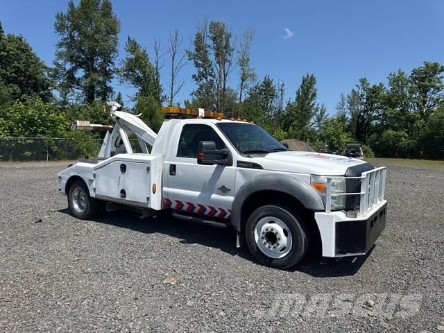 Ford F-550 Pagalbos kelyje automobiliai