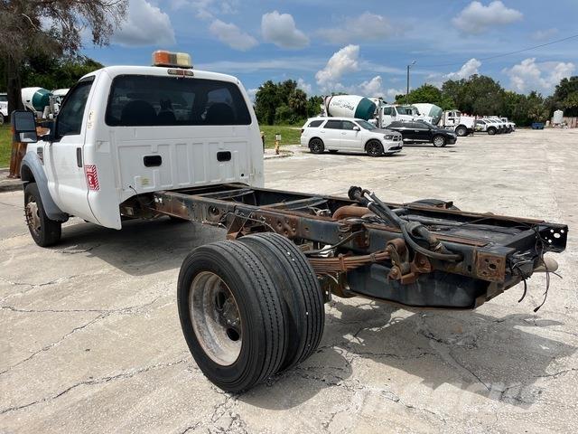 Ford F-550 Kabinos ir salonai