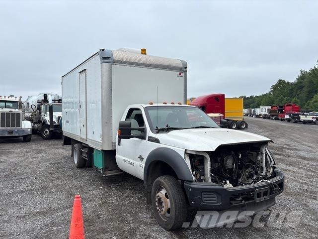 Ford F-550 Sunkvežimiai su dengtu kėbulu