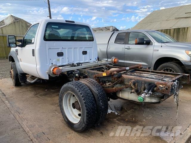 Ford F-550 Kabinos ir salonai