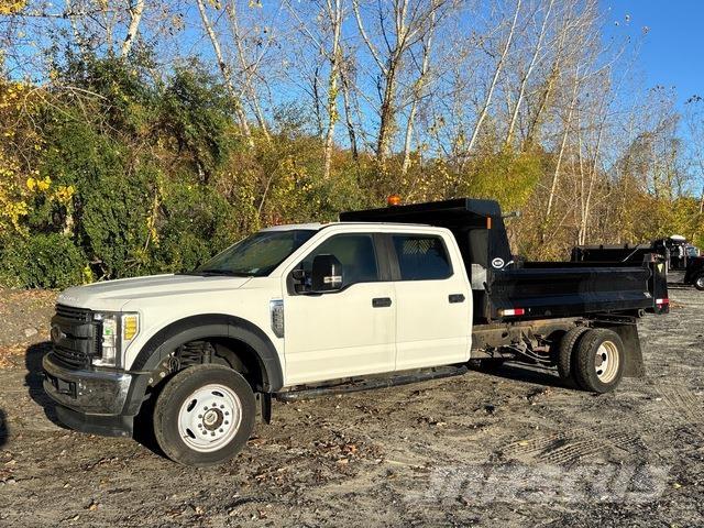 Ford F-550 Savivarčių priekabų vilkikai