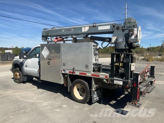 Ford F-550 Automobiliniai kranai