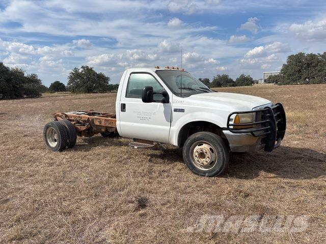 Ford F-550 Kabinos ir salonai